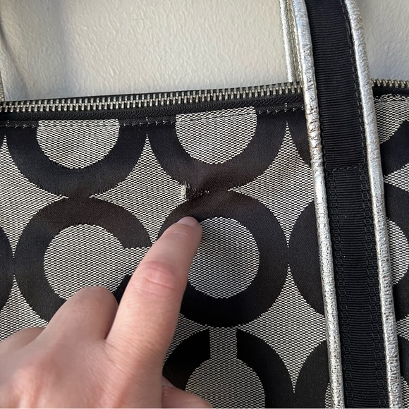 Coach Poppy Op Art Logo Glam Leather Silver Black Tote - Picture 10 of 13